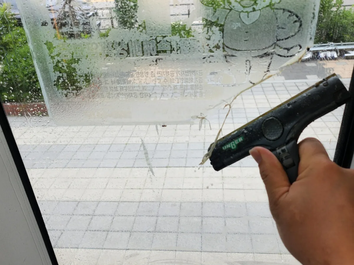 나주시 노안면 사무실 고층 외창 장비 주변 정밀 위생청소 사례 - 행진크린